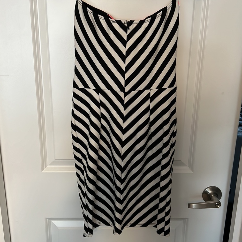 Strapless Dress - Picture 2 of 3